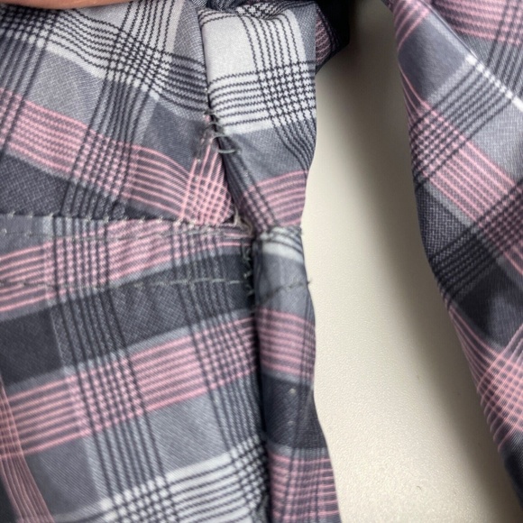 Sunice Weather Women's Size XL 1/4 Zip Pullover Windbreaker Pink Plaid *Read - Picture 8 of 8